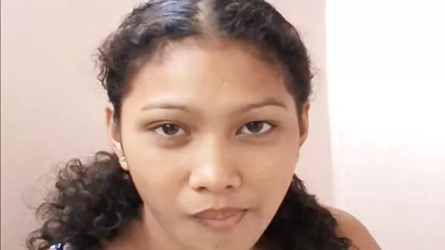 นมโต น่ารับประทาน ผมบลอนด์ ใน ส้นสูง กระจาย ขา กว้าง วีดีโอ โปั ไปยัง fingerfuck เธอ เปียก pussy