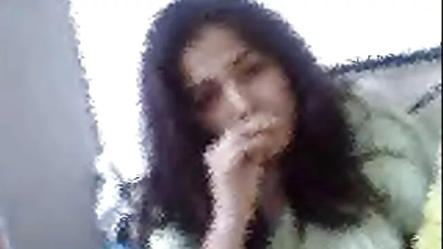 สาวสวยสีบลอนด์ร้อนกับขายาวได้รับหีเปียกของเธอเลียเพื่อความสุข วีดีโอ โป xx