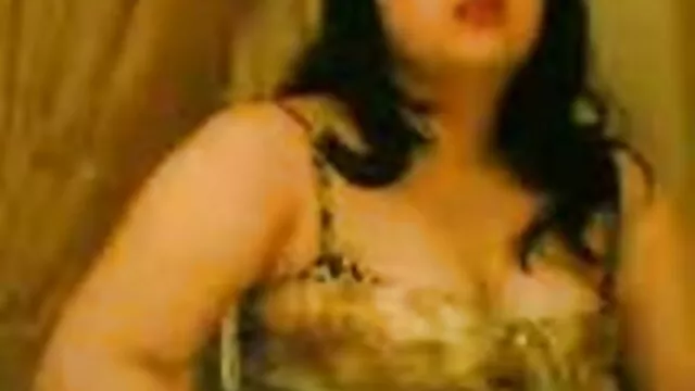 ชาวอินเดีย รอยสัก MILF ให้ blowjob หนัง โป๊ วีดีโอ yum-yum กับเพื่อนบ้านใหม่