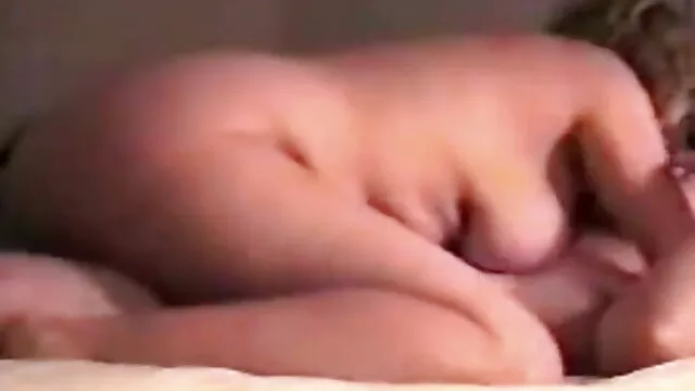 วัยรุ่นที่น่ารังเกียจเฮฮาเล่นกับของเล่นและขัด pussies ด้วยความยินดี หนัง เชั ก วีดีโอ
